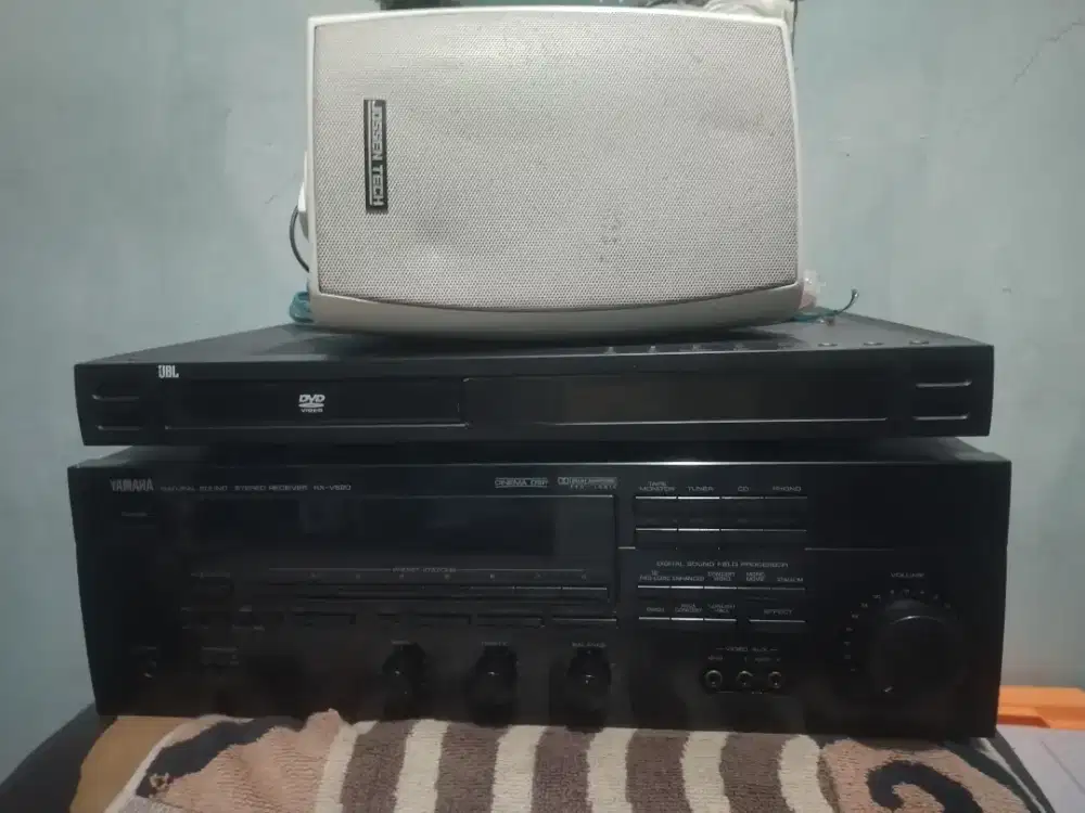 Yamaha receiver amplifier rx-v590 + jbl