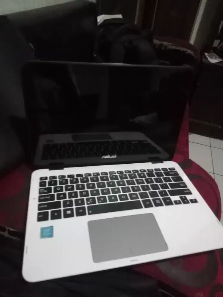 Laptop Asus lipat touchscreen mulus orian no minus siap pakai
