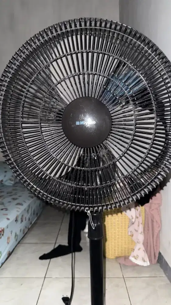 [LIKE NEW] Kipas Angin Miyako KAS-1606 XPL Pemakaian Baru 1 Bulan!