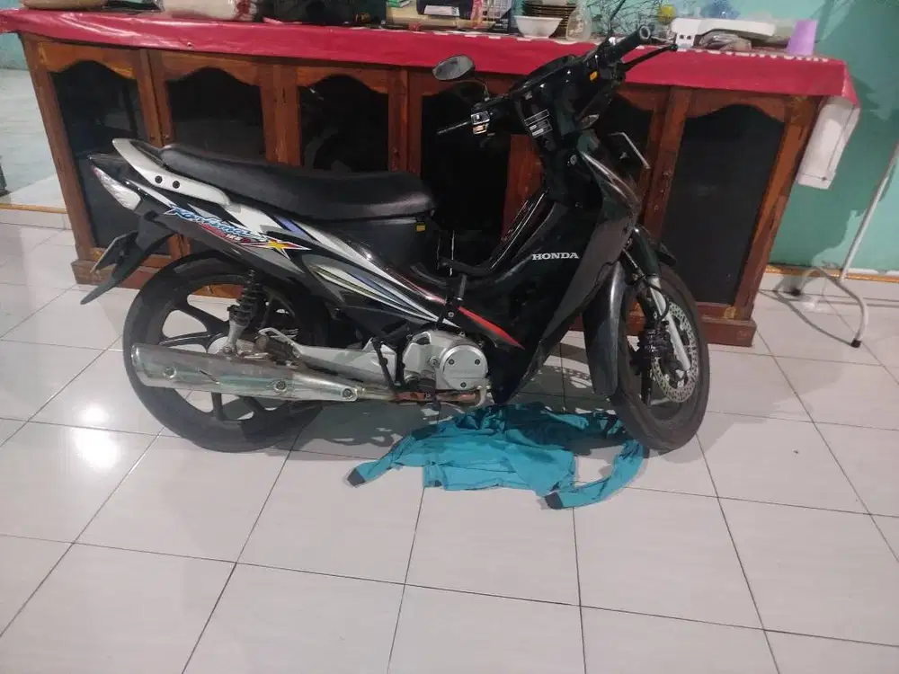 KHARISMA 2003 BE KOTABUMI PAJAK HIDUP