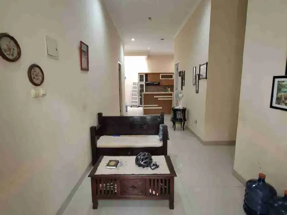 DIJUAL RUMAH RAPIH DEKAT JALAN RAYA DI NUSALOKA BSD