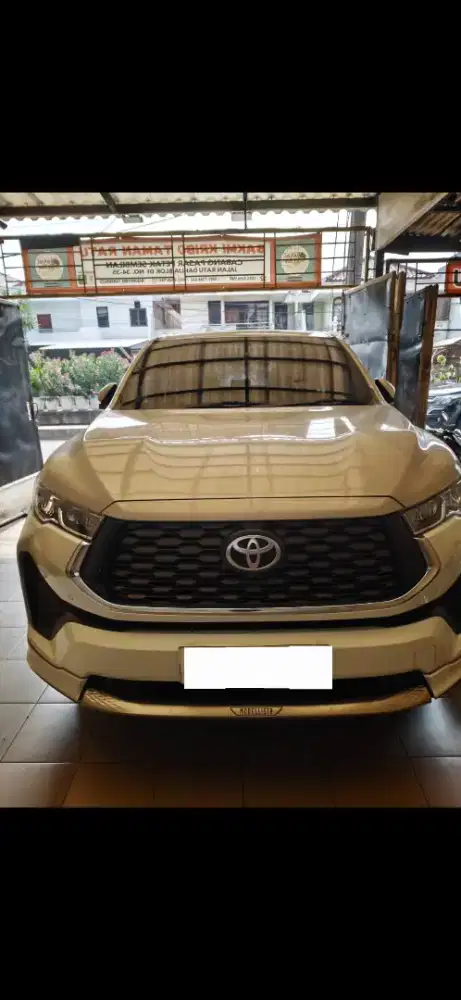 Kijang Innova zenix hybrid type V modelista tahun 2023