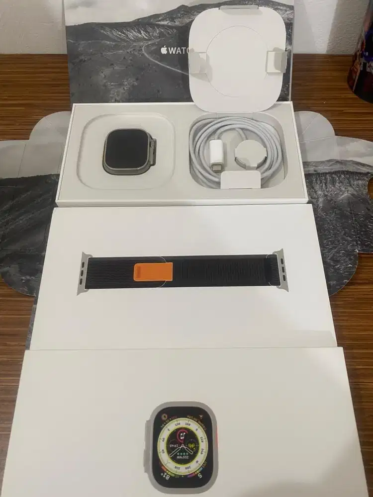 Apple watch ultra 1 like new bh 100