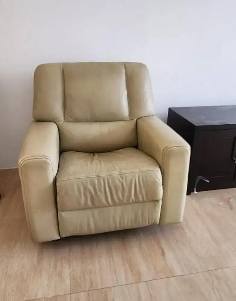 Preloved Sofa Recliner - Cellini  Single seater
