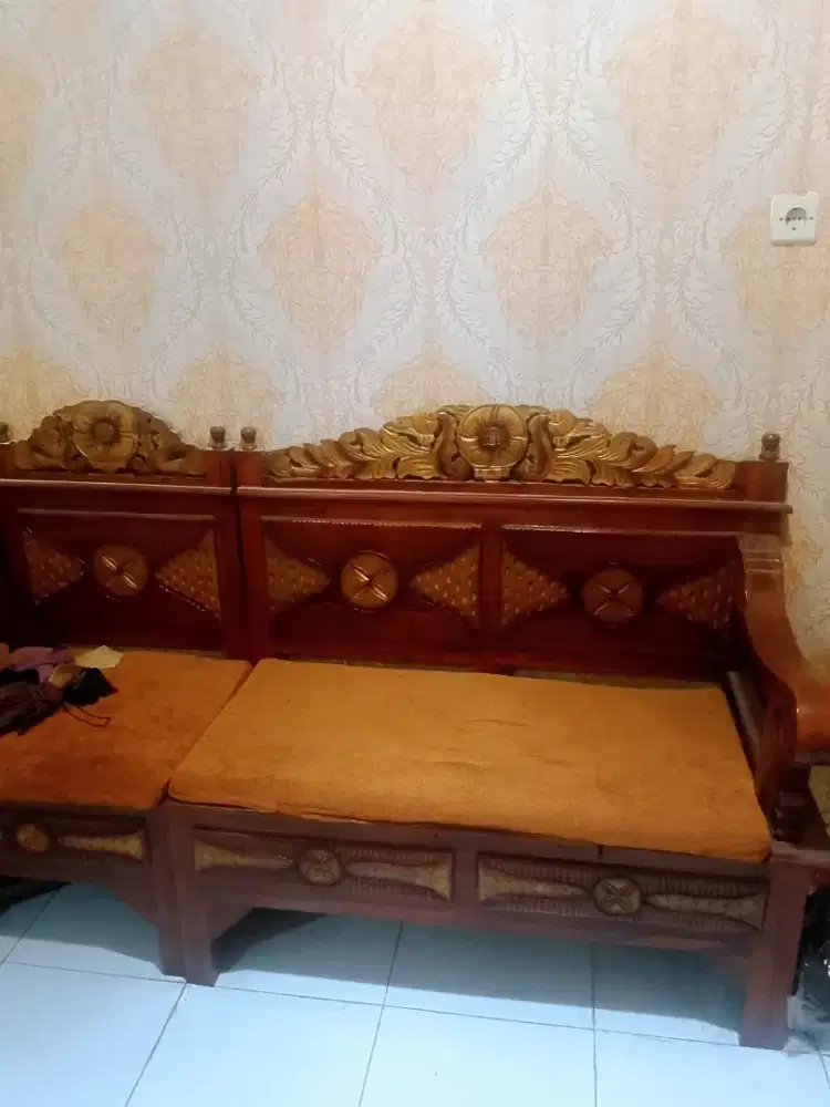 Di jual kursi kayu jati