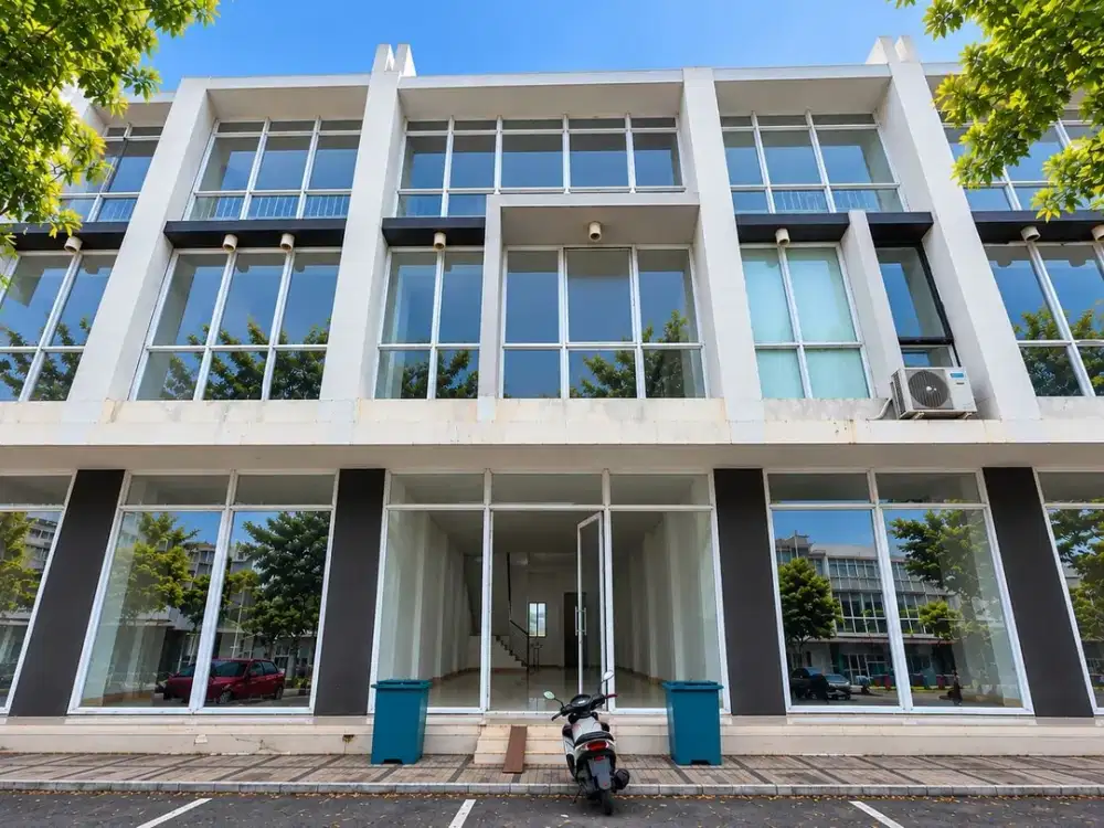 Ruko Siap Pakai Lokasi Strategis Lingkungan Perumahan Elite Citra Grand Cibubur cocok untuk Usaha, Kantor atau investasi  Unit Terbaik