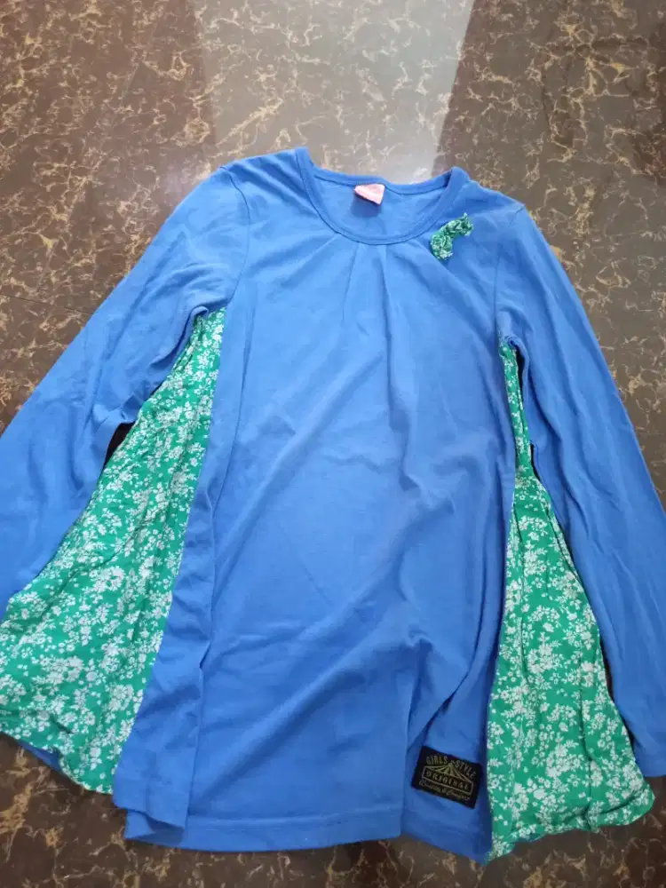 Kaos lengan panjang anak perempuan