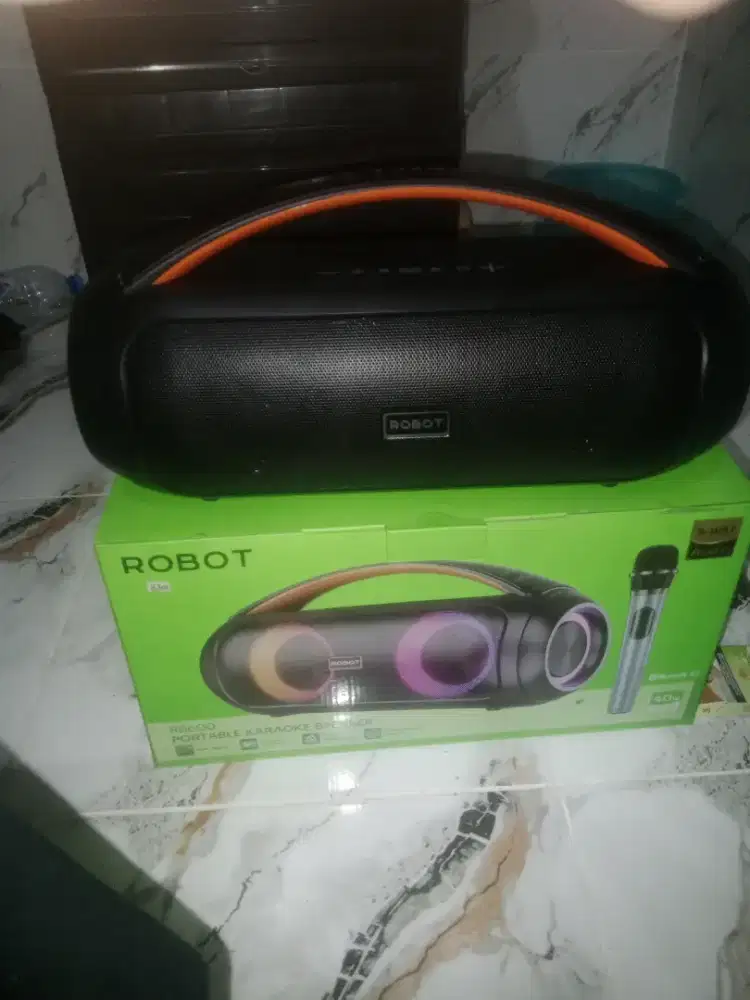 ROBOT RB600 
PORTABLE KARAOKE SPEAKER