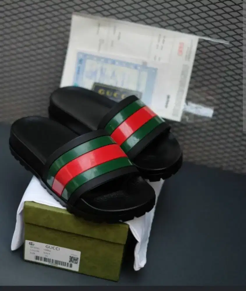 Sandal Gucci pria