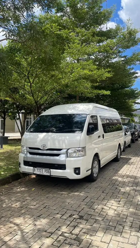 Sewa hiace jakarta