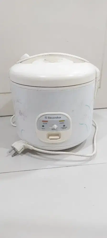 DIJUAL RICE COOKER ELEKTROLUX  ERC2181 DI SURABAYA