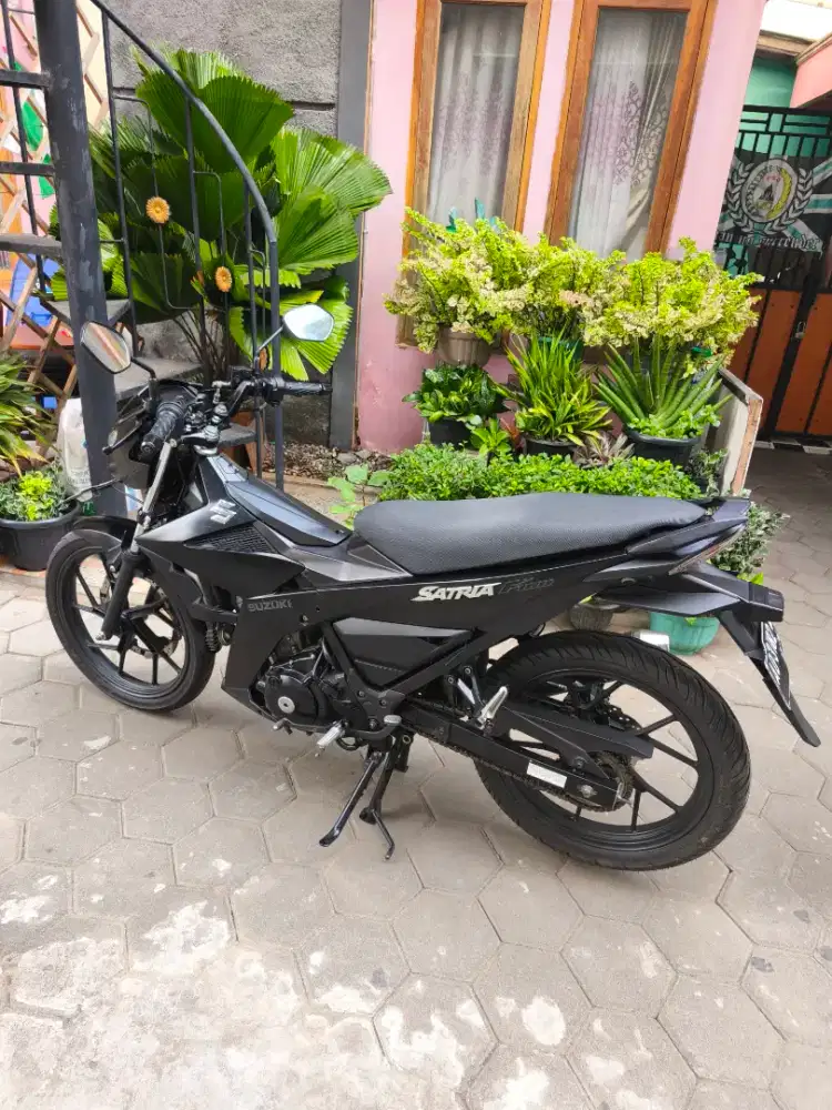 SATRIA FU Injeksi Black Predator 2016 Istimewa