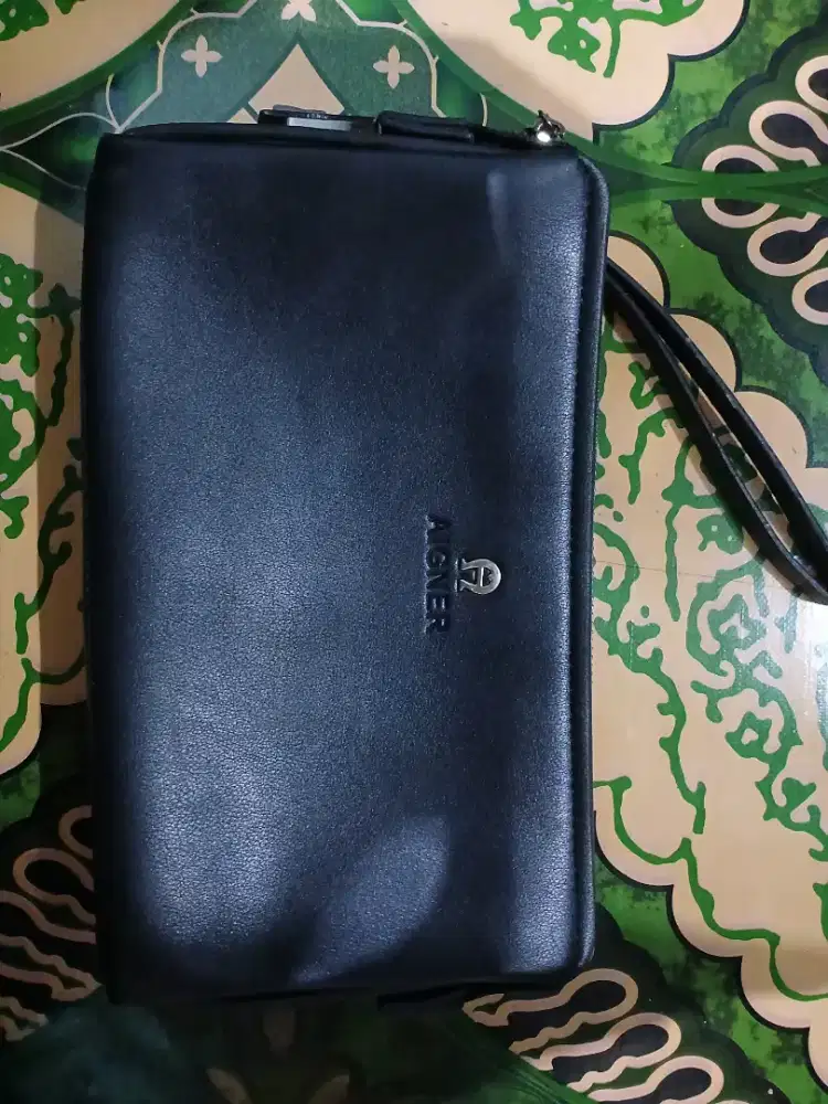Tas hand bag merek Aigner