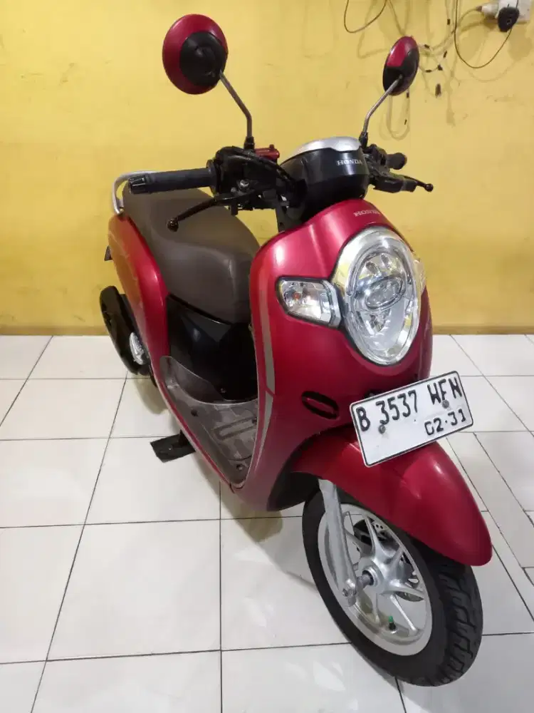 Honda scoopy 2019 merah