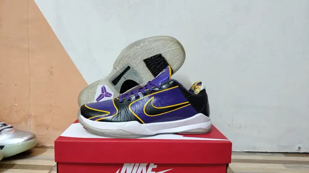 Sepatu basket nike kobe 5 lakers