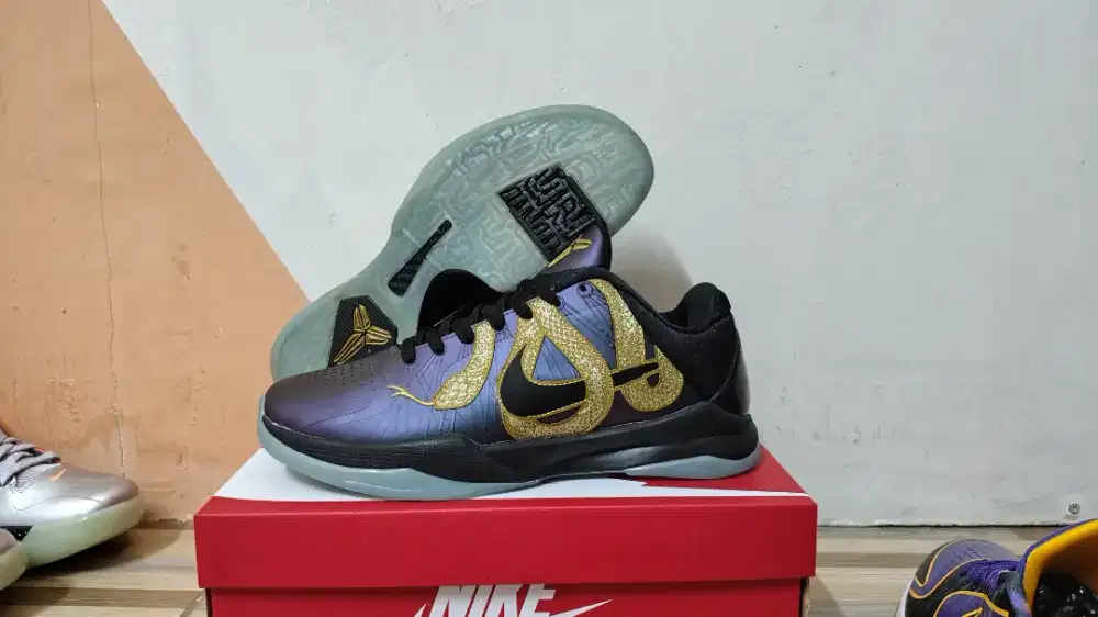 Sepatu basket nike kobe 5 year of the mamba eggplant