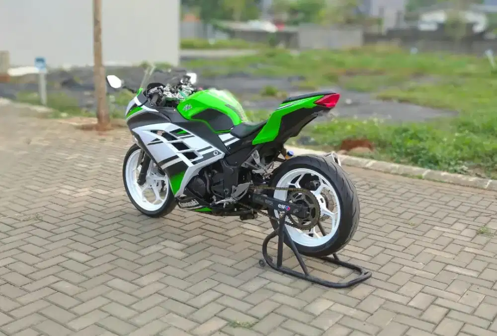 Ninja 250 Fi ABS 2015 30th Anniversary Like New