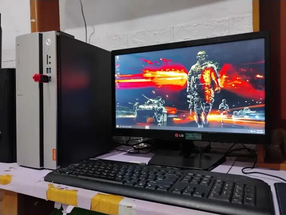 Pc gaming roblox / intel gen6 + ram ddr4 + monitor 20inch / lenovo