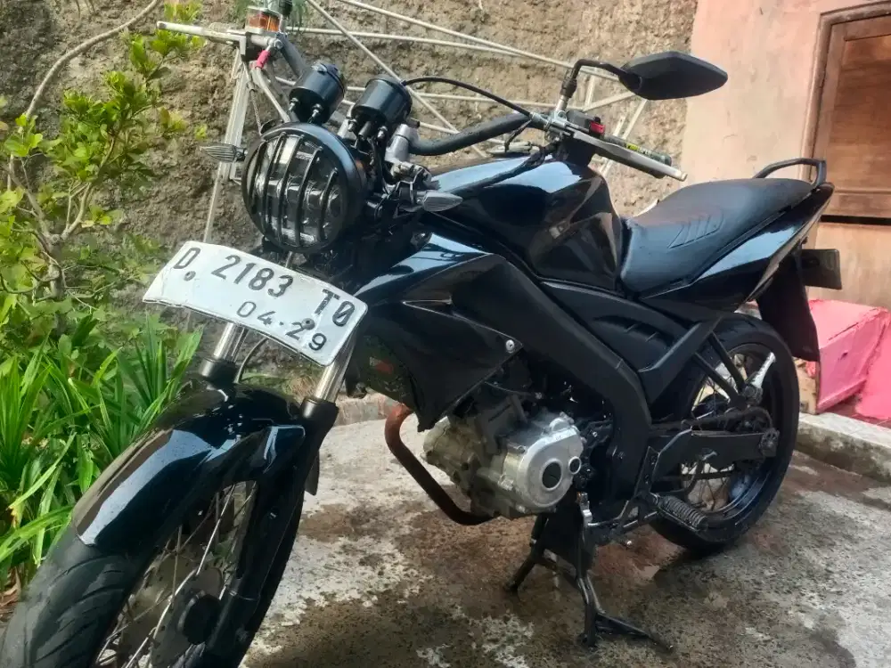 Yamaha Vixion black series 09