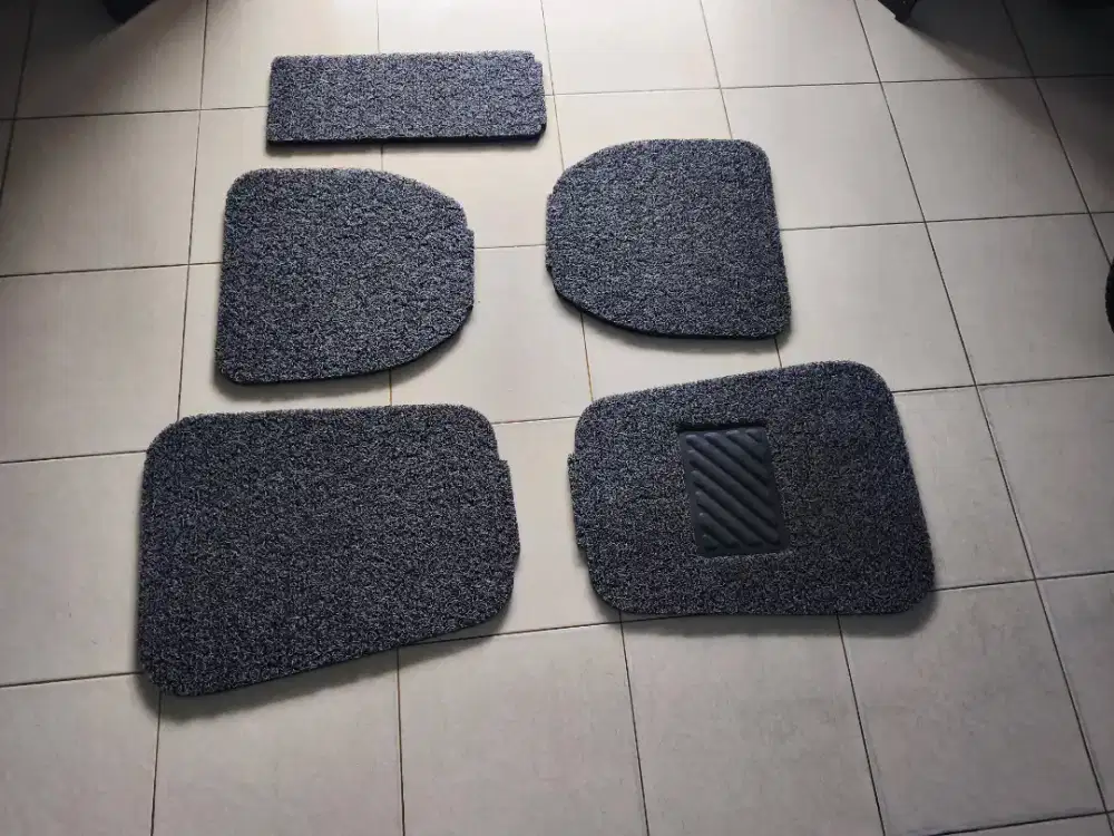 Karpet berkas Toyota Agya