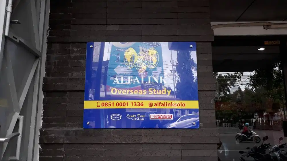 papannama akrilik, neonbox, neonsign, reklame, advertising di Soloraya