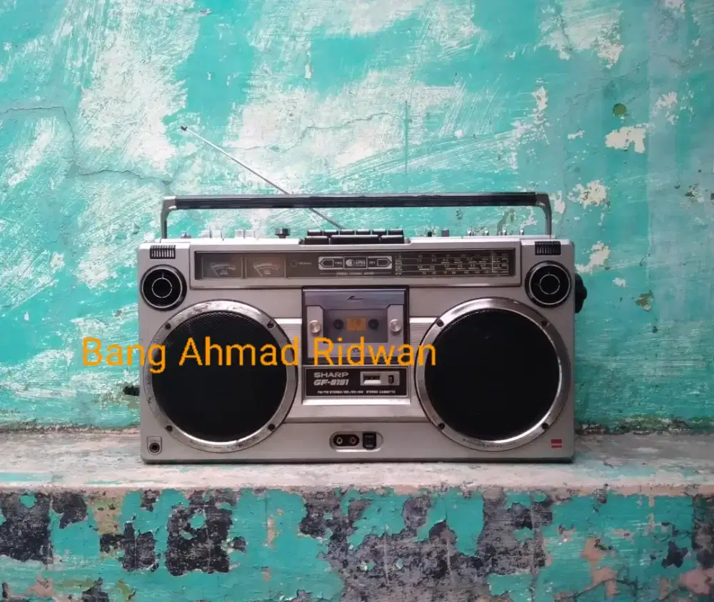 SHARP FM AM radio tape kaset pita antik jadul kuno tua klasik boombox