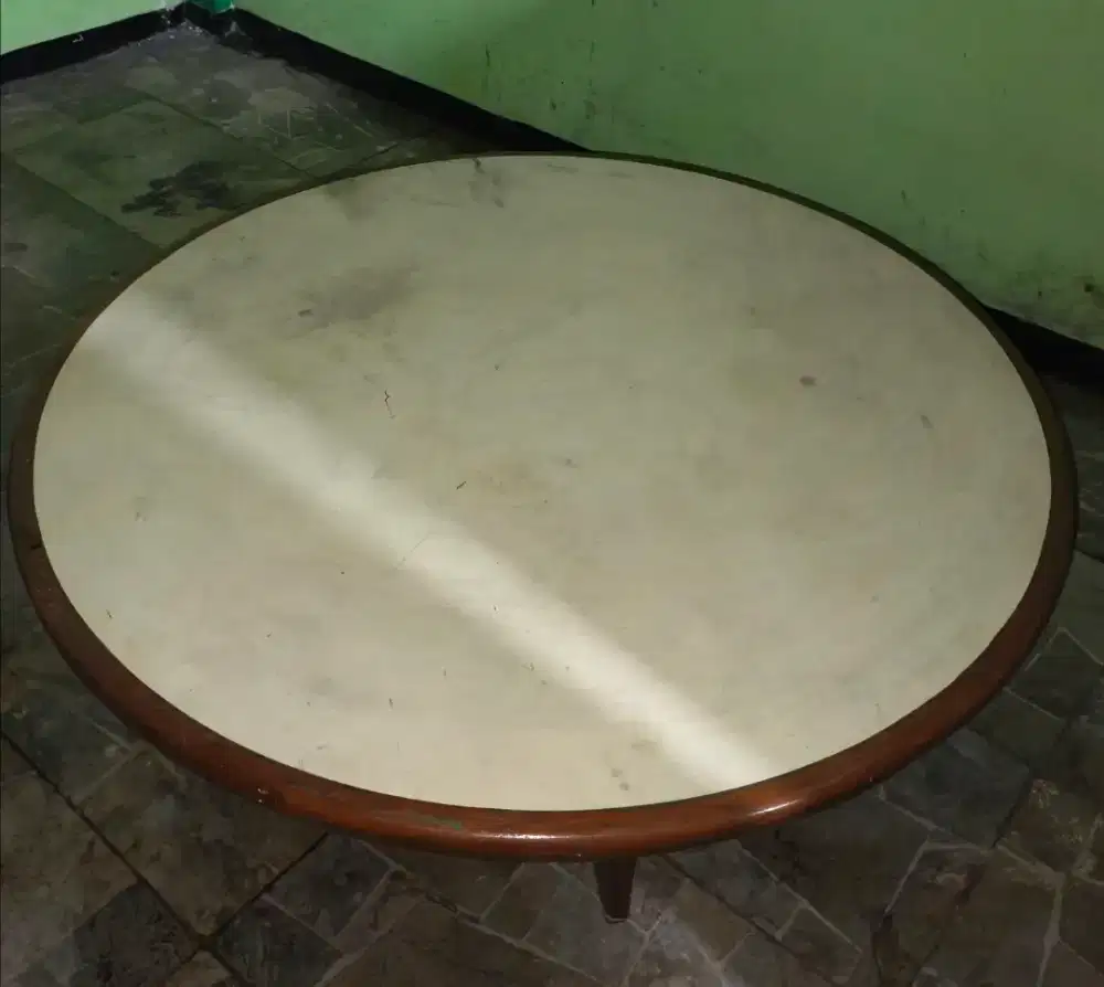 Meja oshin bundar / bulat bekas bahan tebal