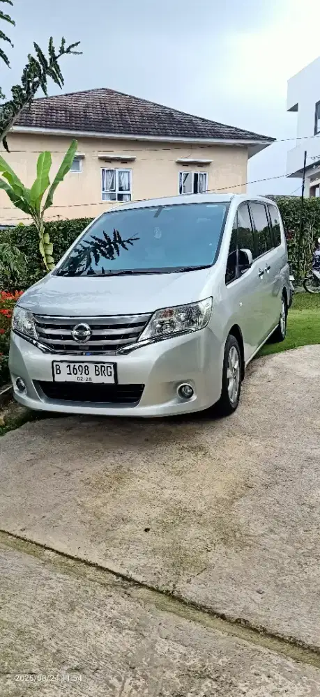 Nissan Serena 2011