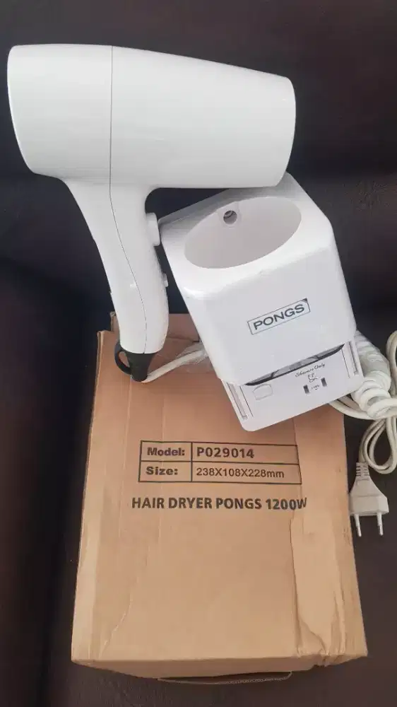 Pong hairdyer dengan holder dinding