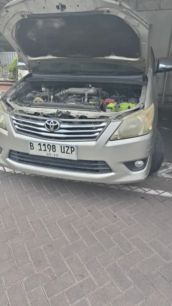 Kijang innova G 2.5 MT Diesel