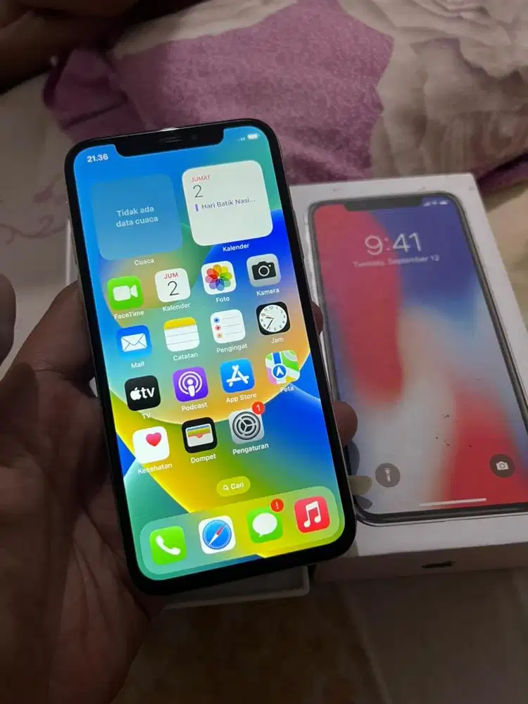 Iphone X 64gb silver kartu lancar mulus bebas reset