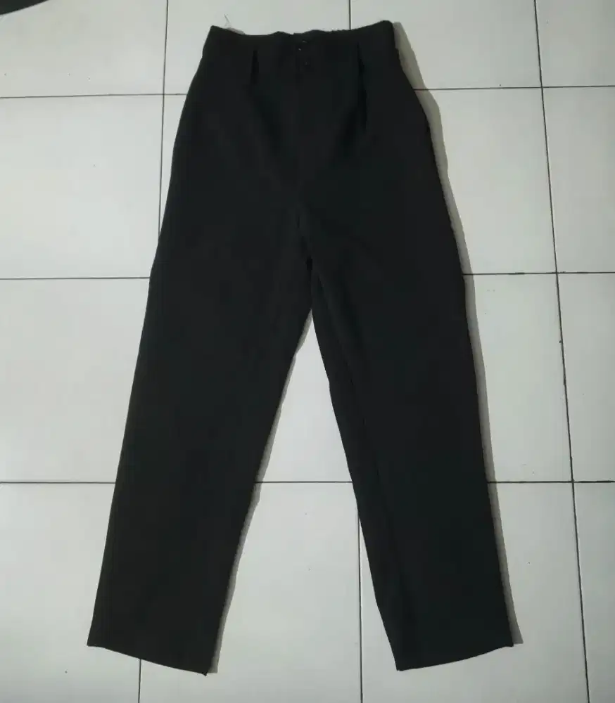 Celana bahan kain hitam