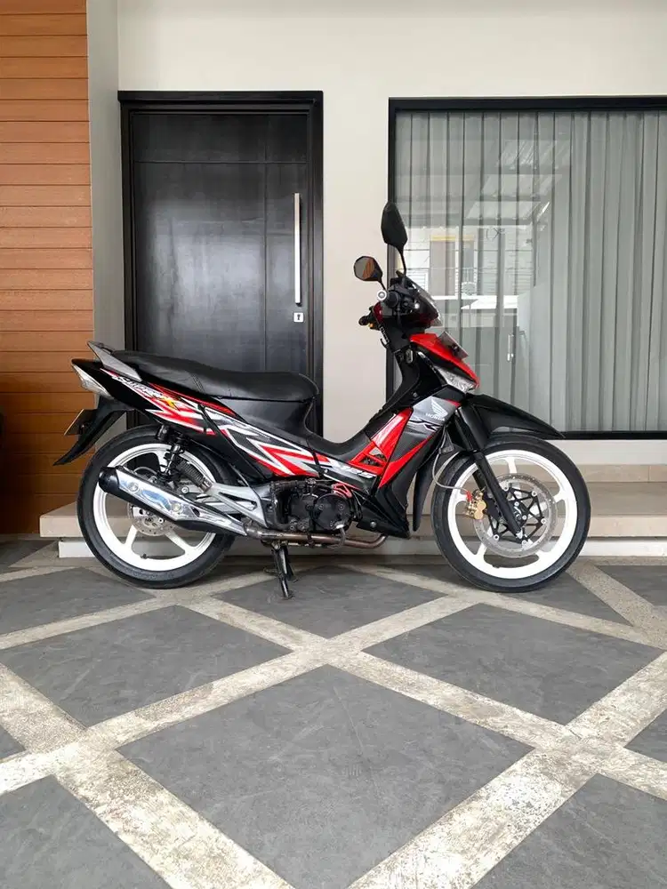 HONDA SUPRA X 125 2012 karbu, SRT LGKP, MESIN ENAK, KAKI JOS SIAP PAKE