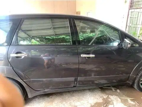 Mitsubishi Grandis 2010 Bensin