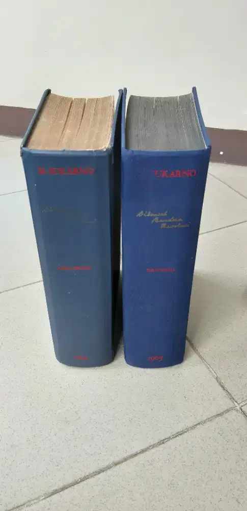 JUAL BUKU DI BAWAH BENDERA REVOLUSI OLEH IR.SOEKARNO. ORI .