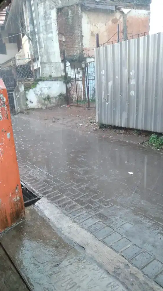 Jasa angkut pindahan dan buang brangkal