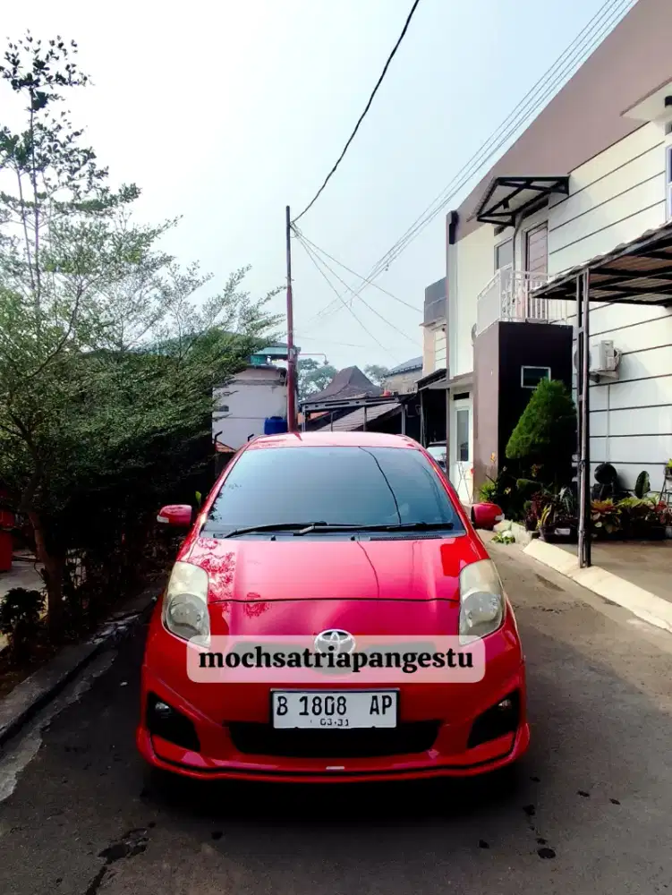 Toyota Yaris S Limited TRD Sportivo A/T 2013