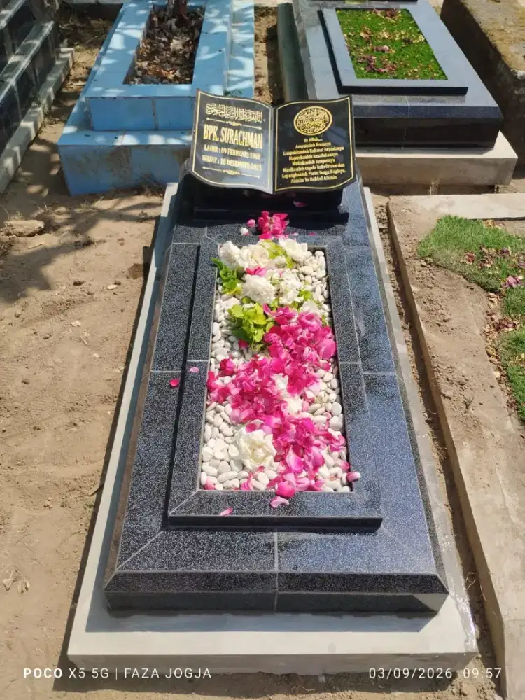 KIJING MAKAM KERAMIK BUKU