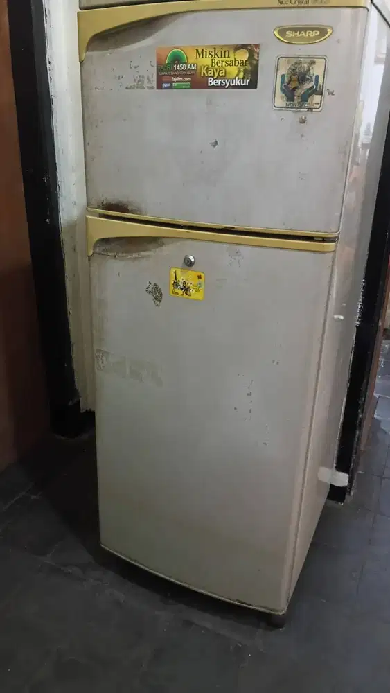 Dijual kulkas bekas masih jalan normal