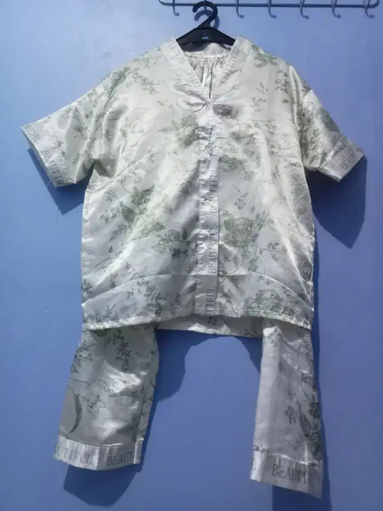 Setelan Piyama Satin Silk Floral Vintage Sage Green