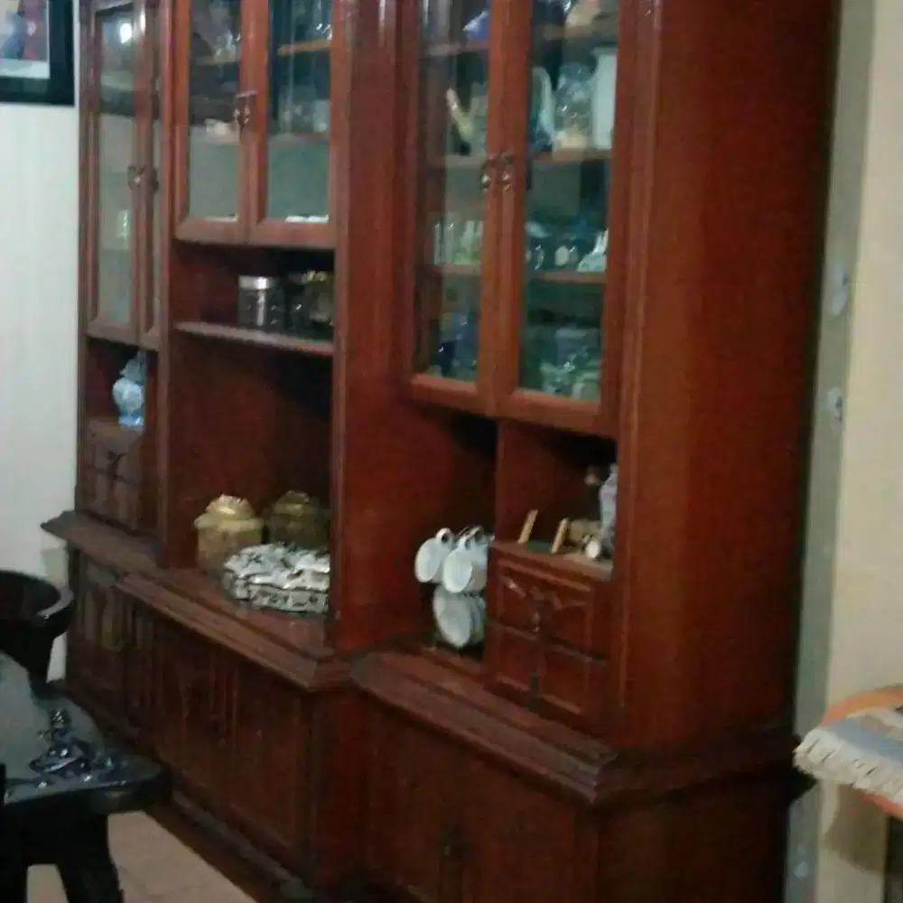 lemari pajang kayu jati profil knokdown elegan