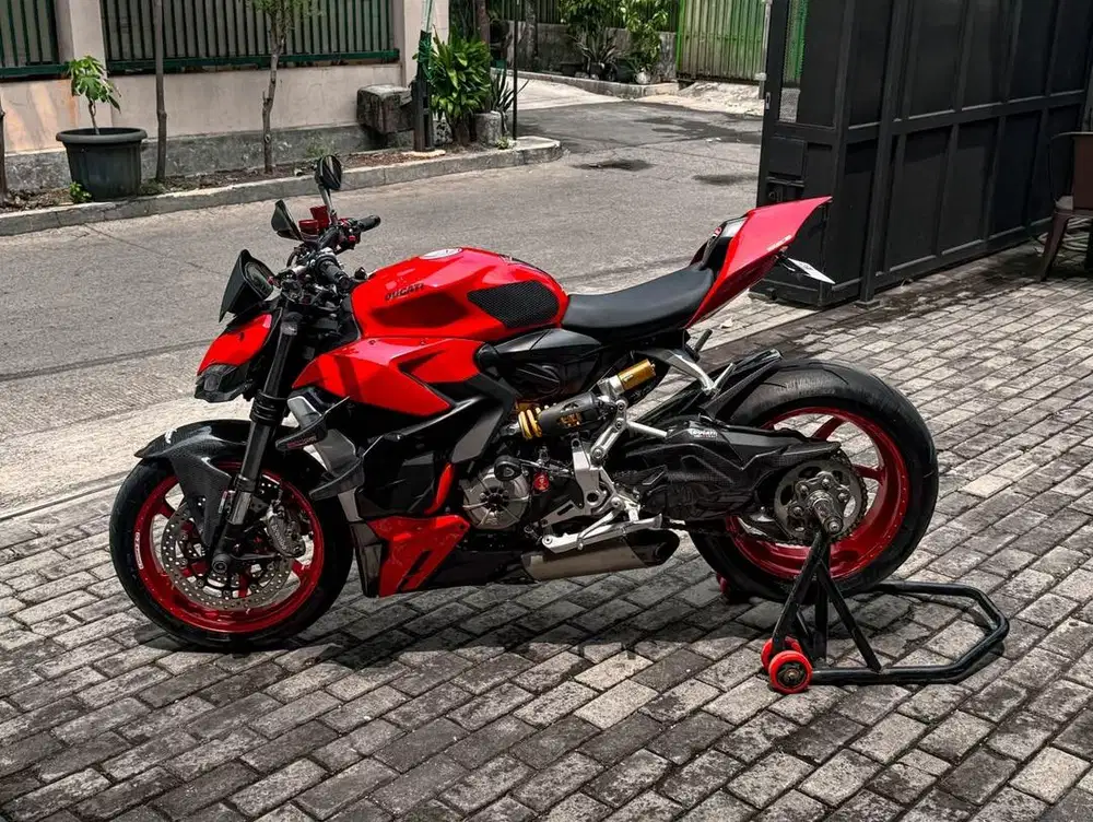 Ducati Streetfighter V2 tahun 2023 Full Hedon Low Odo Mulus