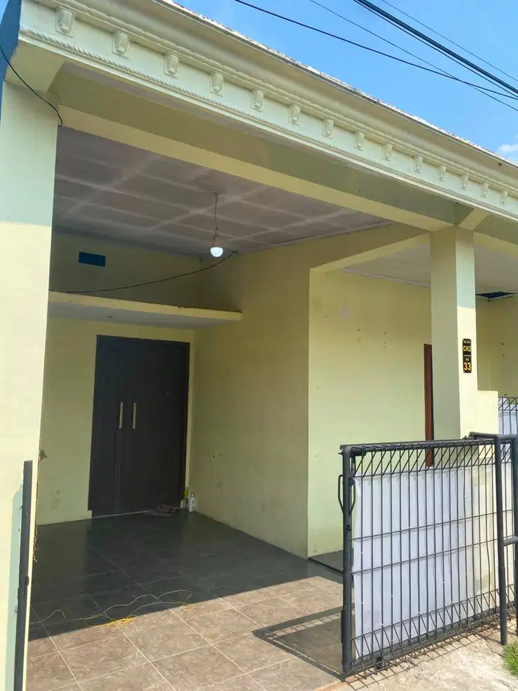 Disewakan Rumah DiPerum Darmawangsa dekat Fasum