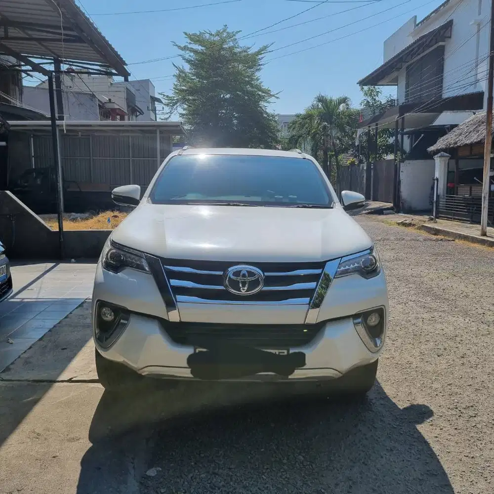 2017 TOYOTA FORTUNER 2.4 VRZ 4X2 DIESEL AT PUTIH