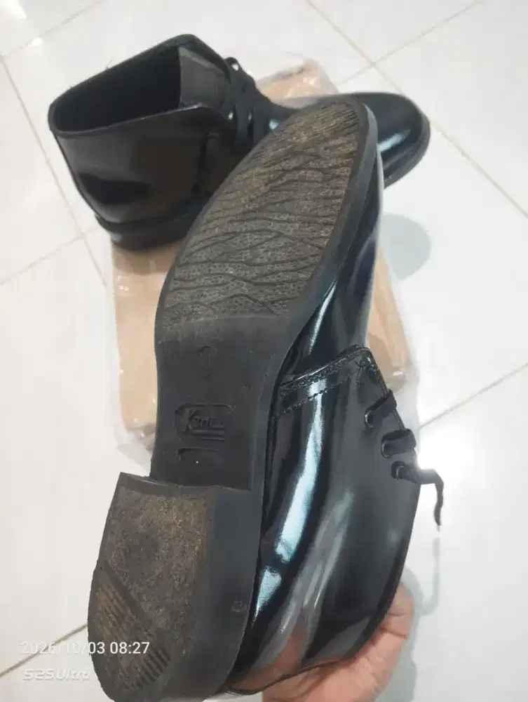 Di jual, sepatu PDH satpam standar.