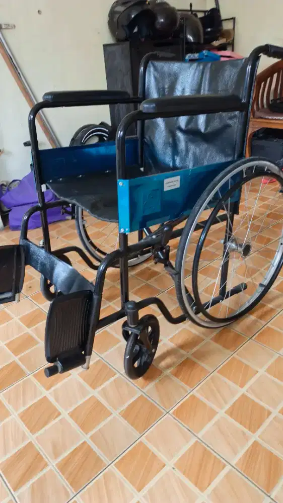 Kursi Roda besar standar RS