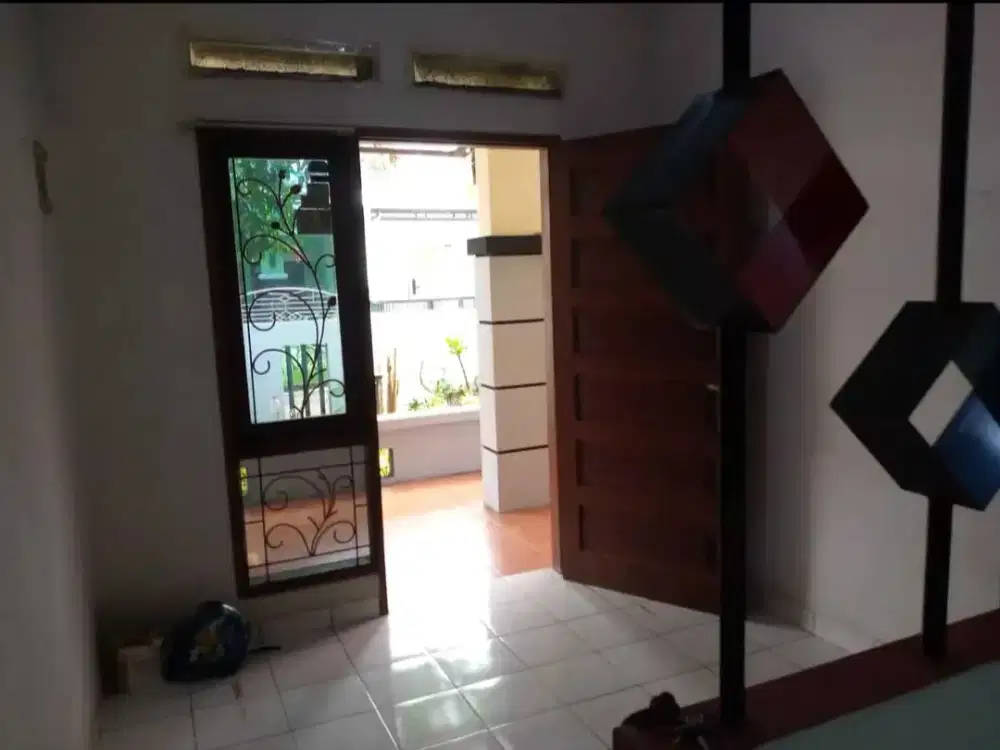 Disewakan Rumah 2 Lantai Nyaman Siap Huni Minimalis Lokasi di Komplek Perumahan Kota Mas Cimahi Bandung