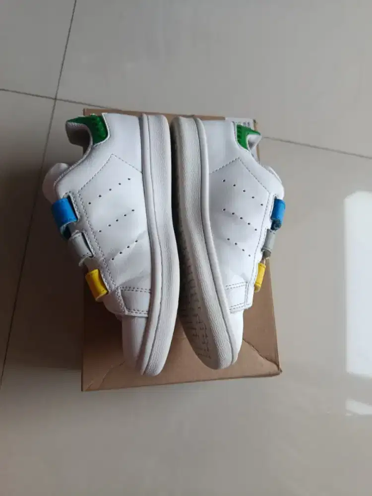 Sepatu adidas anak original