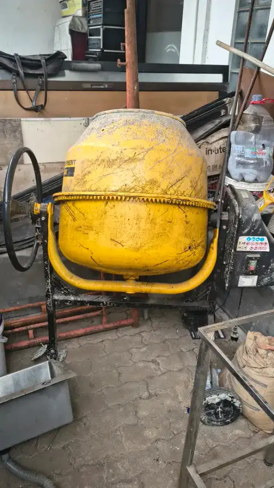 Dijual: Mesin Molen Semen Bekas (Concrete Mixer) Merk Tigon