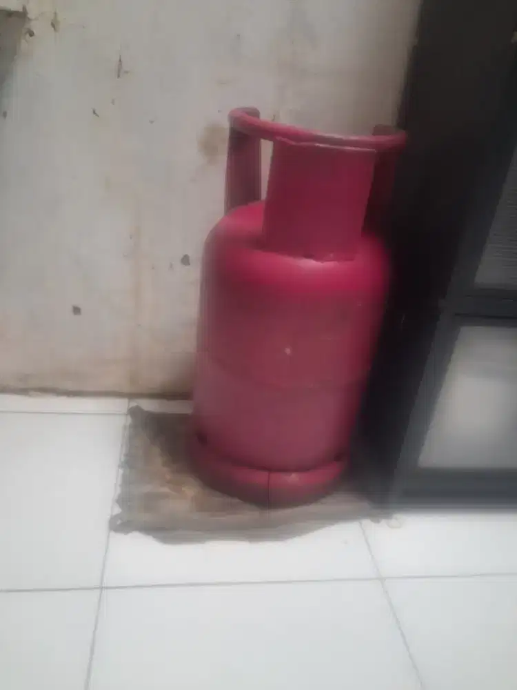 gas 12kg warna pink